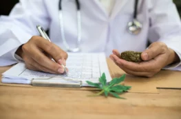 Why medical cannabis should be in doctor's prescription